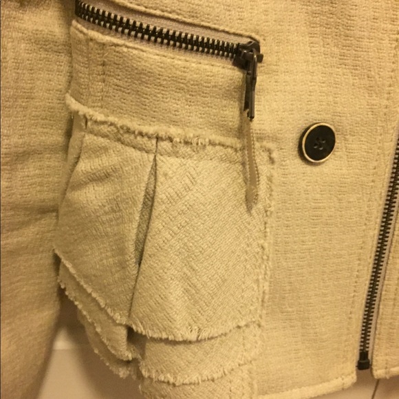 Banana Republic 6P beige blazer - Picture 3 of 5